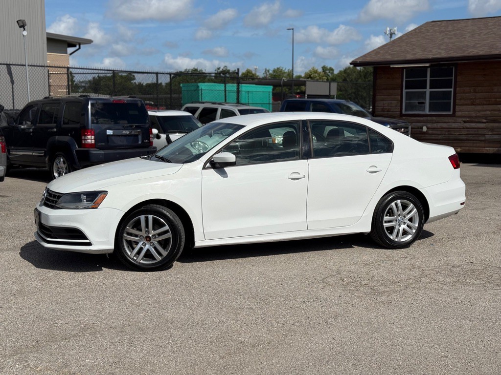 2018 Volkswagen Jetta Image 2