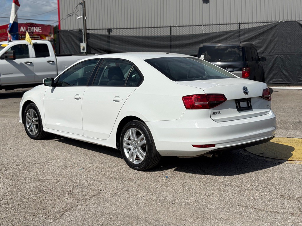 2018 Volkswagen Jetta Image 4