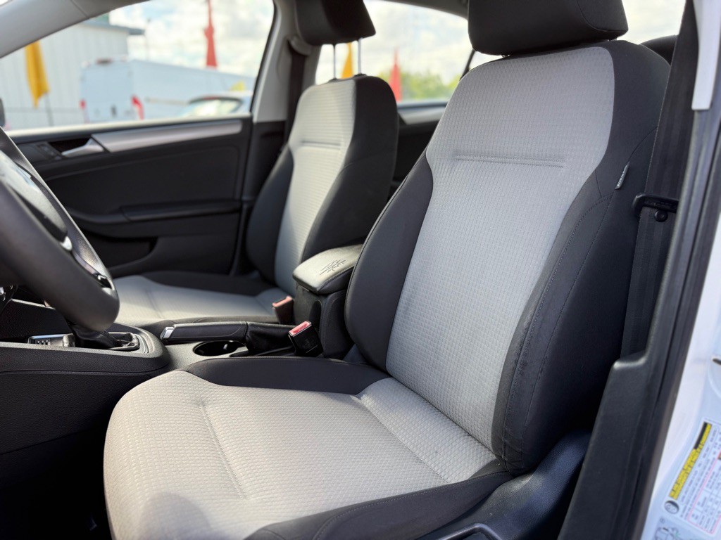 2018 Volkswagen Jetta Image 16