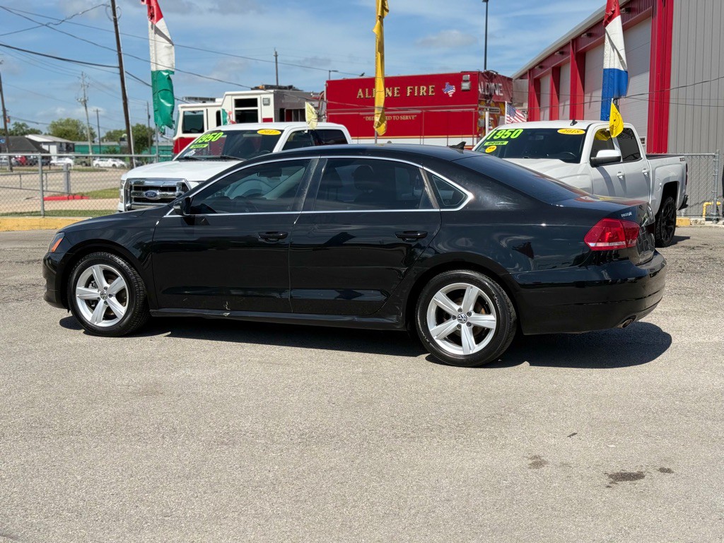 2013 Volkswagen Passat Image 3