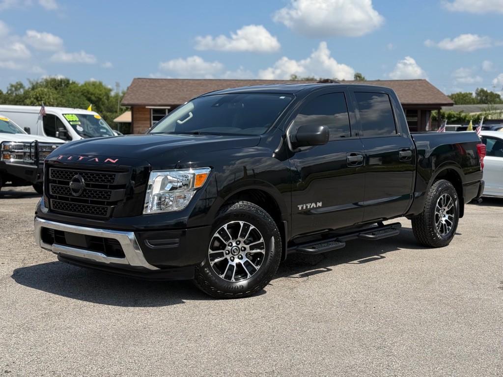 2022 Nissan Titan Image 1