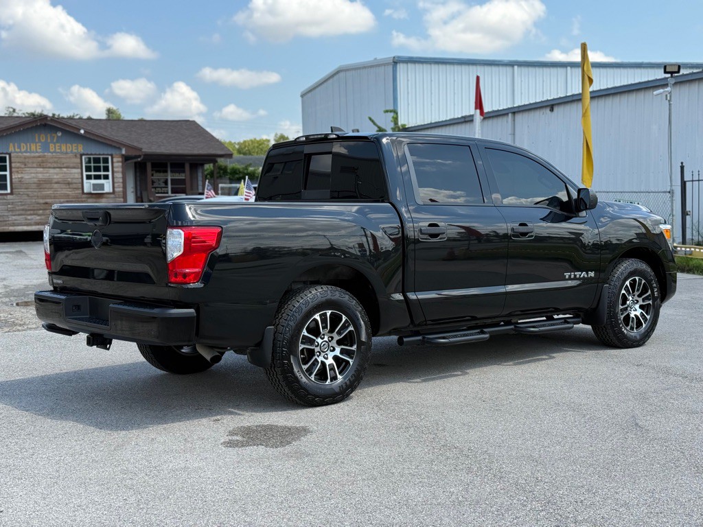 2022 Nissan Titan Image 9