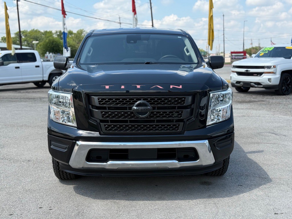 2022 Nissan Titan Image 14