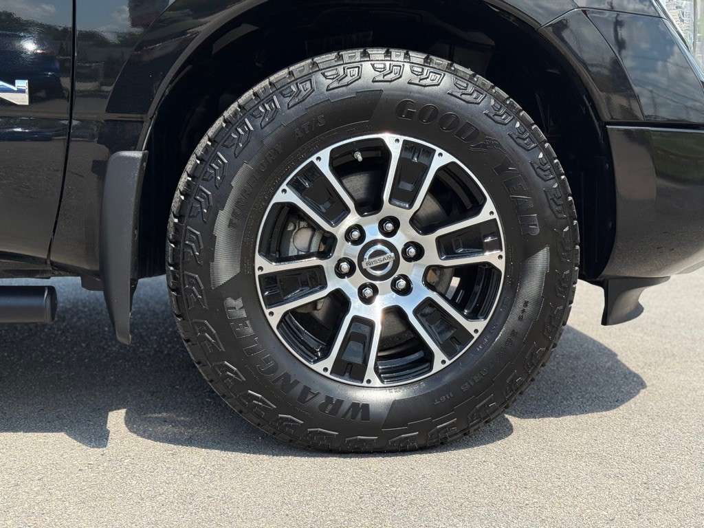 2022 Nissan Titan Image 15