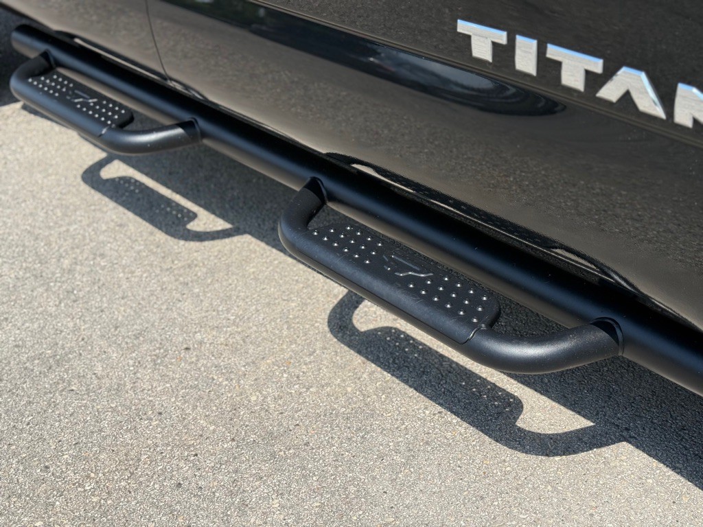 2022 Nissan Titan Image 16