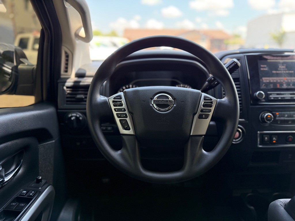 2022 Nissan Titan Image 17