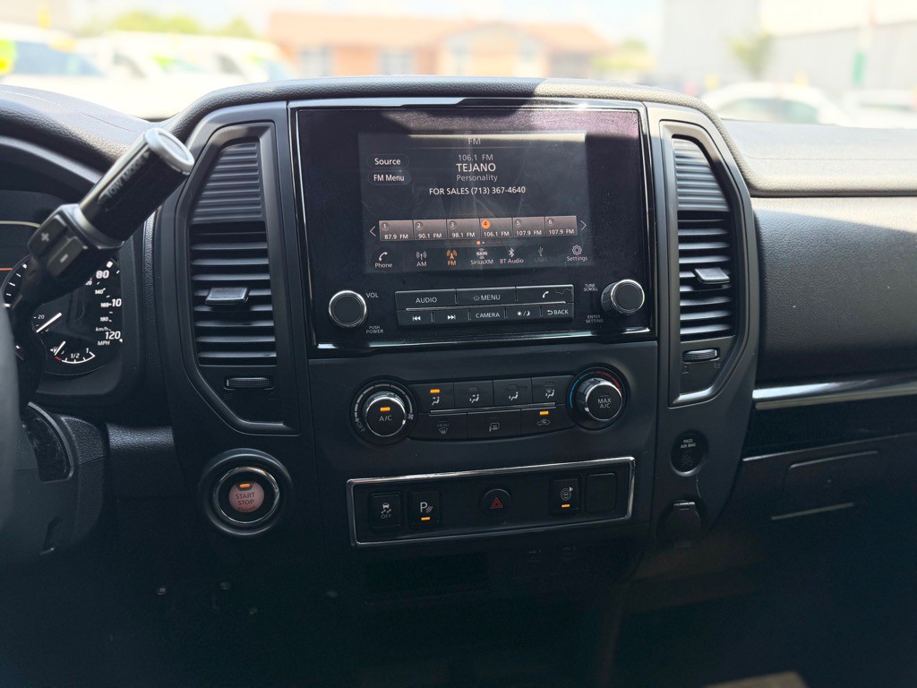 2022 Nissan Titan Image 19
