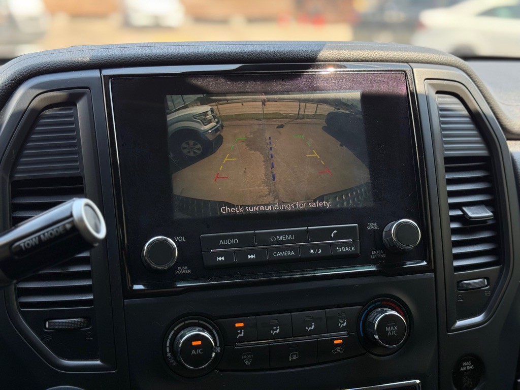 2022 Nissan Titan Image 21