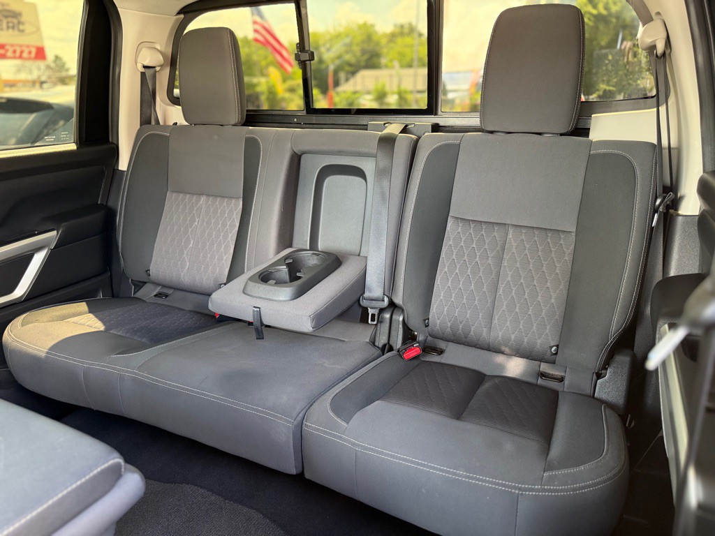 2022 Nissan Titan Image 28