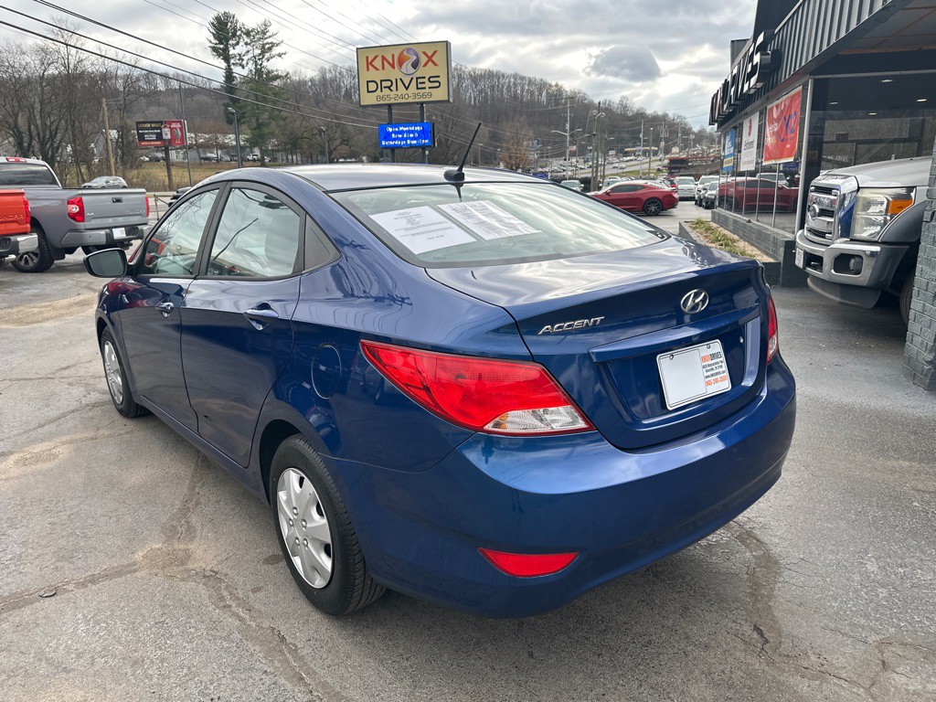 2017 Hyundai Accent Image 2