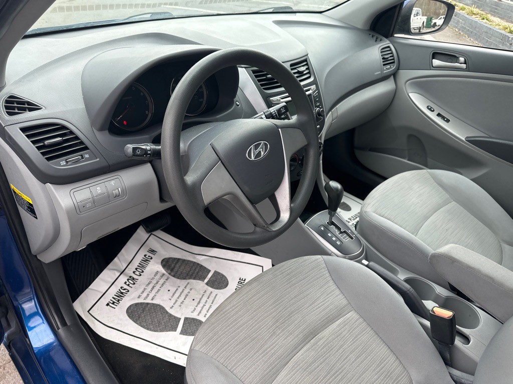 2017 Hyundai Accent Image 13