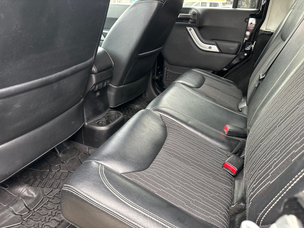 2013 Jeep Wrangler Unlimited Image 12