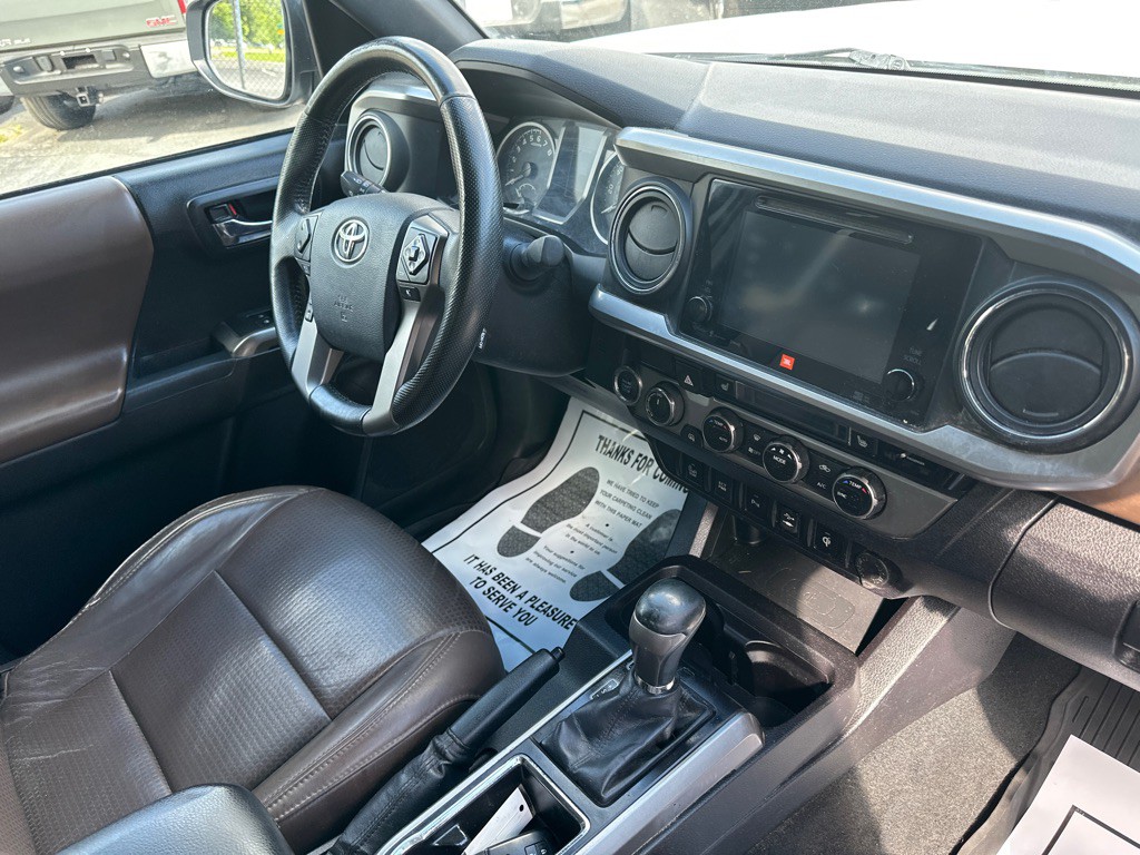 2016 Toyota Tacoma Image 8