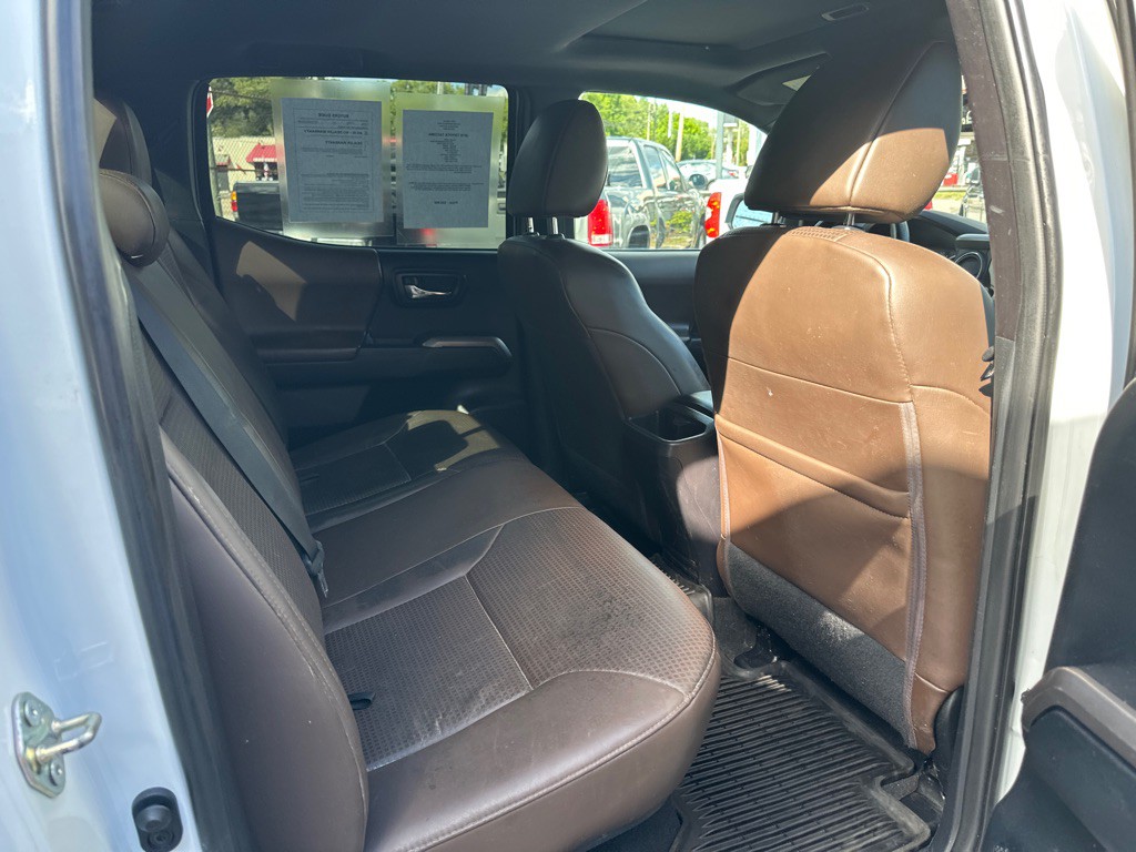 2016 Toyota Tacoma Image 9