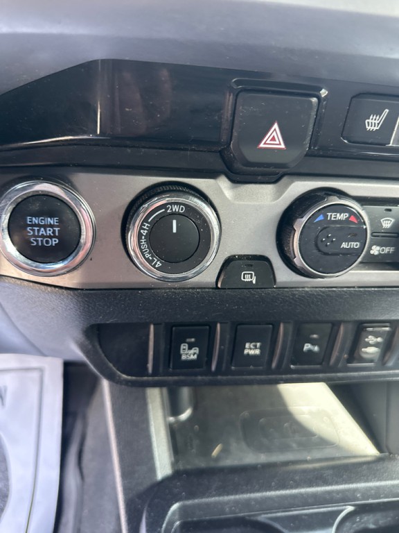 2016 Toyota Tacoma Image 13