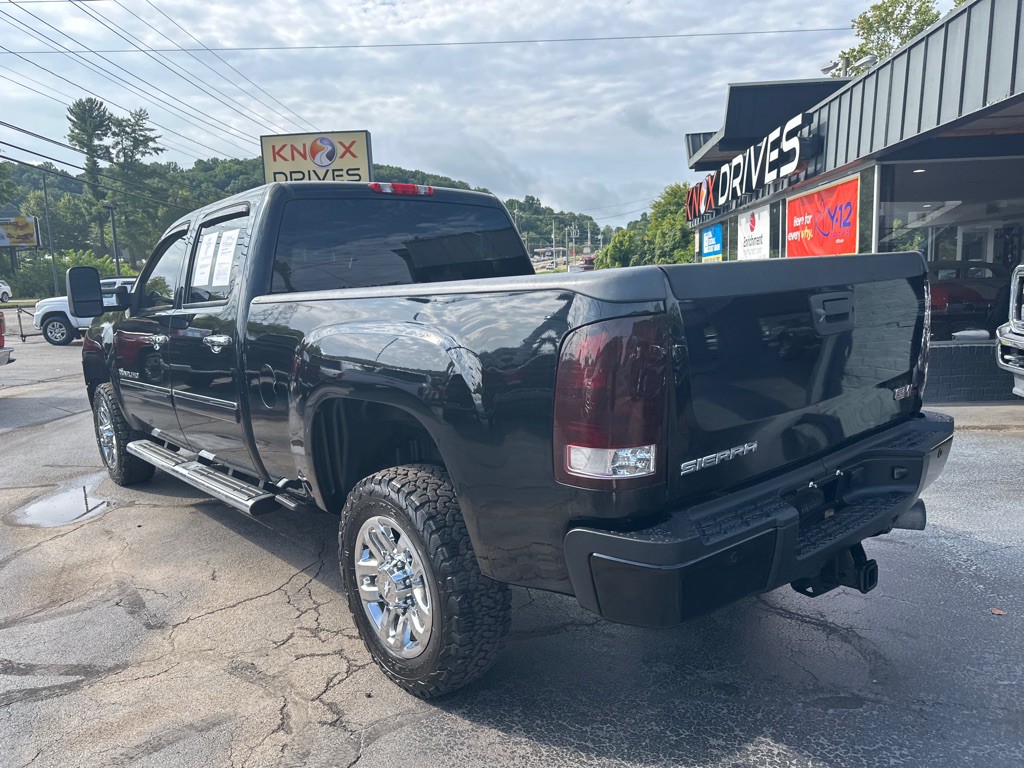 2013 GMC Sierra Image 2