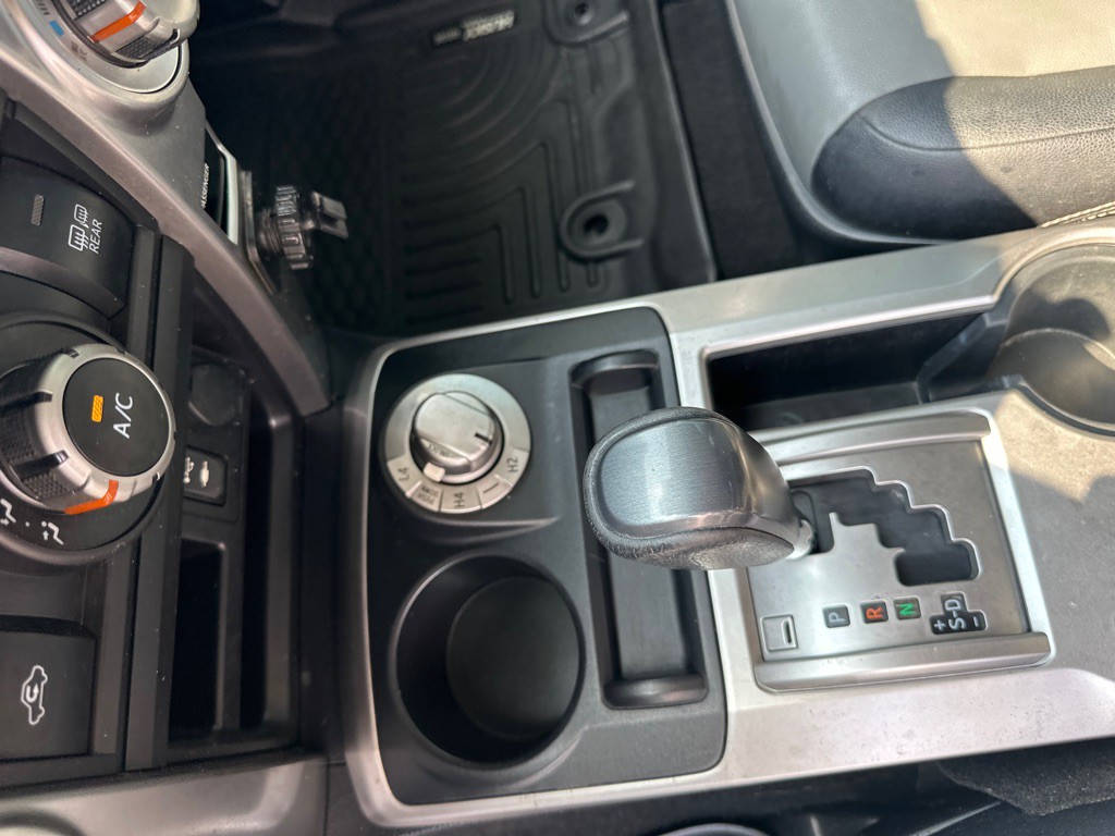 2014 Toyota 4Runner Image 17