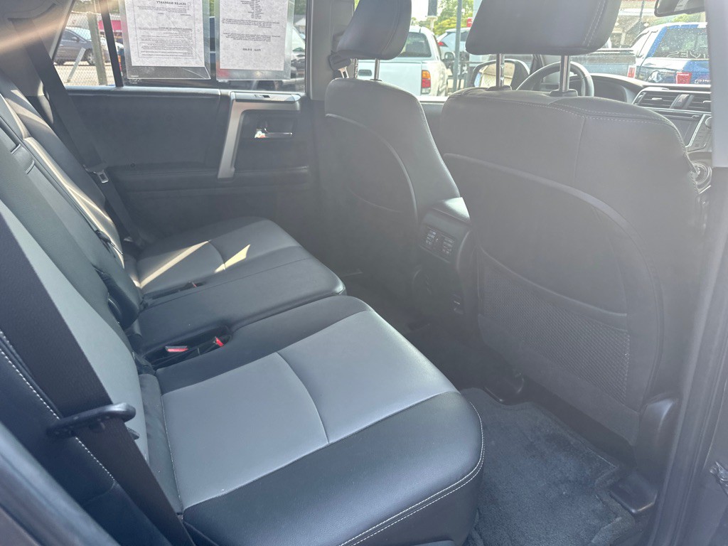 2016 Toyota 4Runner Image 11