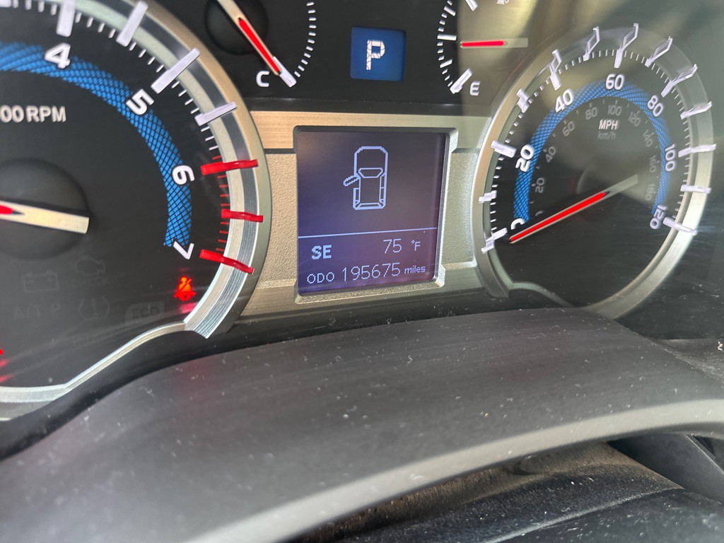 2016 Toyota 4Runner Image 17