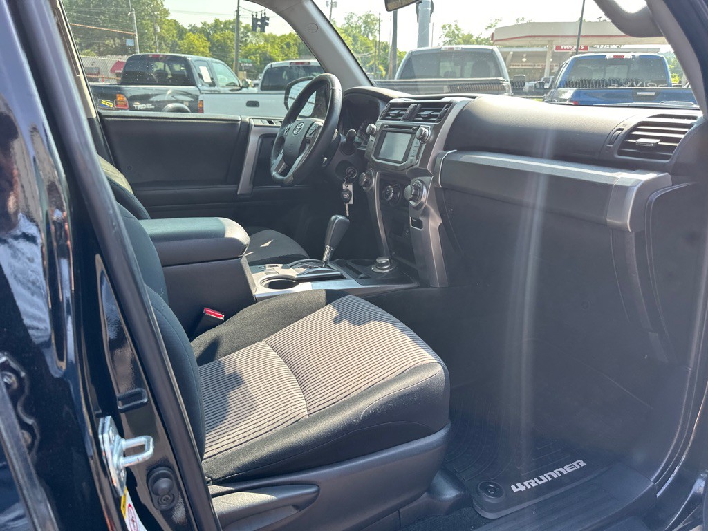 2015 Toyota 4Runner Image 7