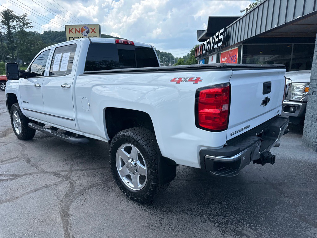 2015 Chevrolet Silverado 1500 Image 2