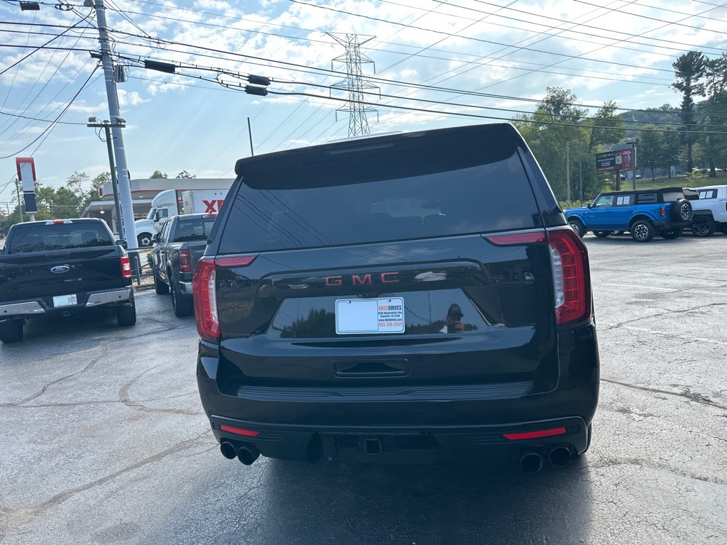 2021 GMC Yukon Image 3