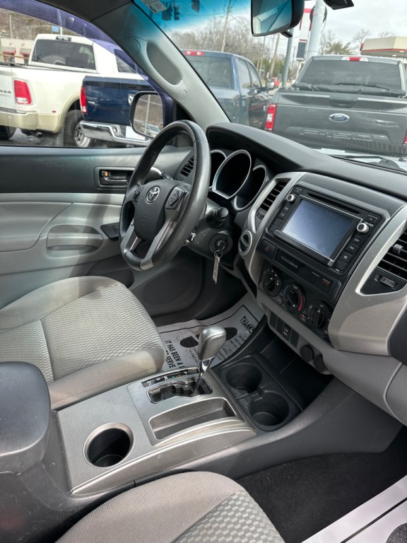 2014 Toyota Tacoma Image 8