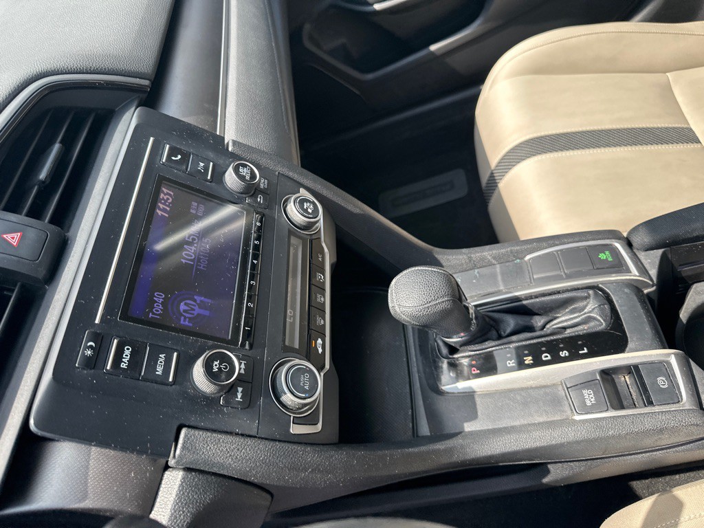 2016 Honda Civic Image 16