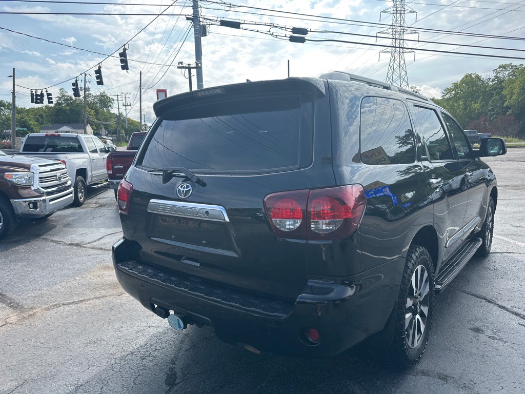2018 Toyota Sequoia Image 3