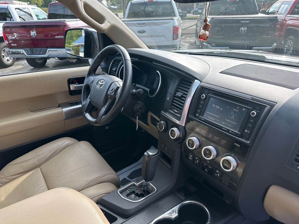 2018 Toyota Sequoia Image 8