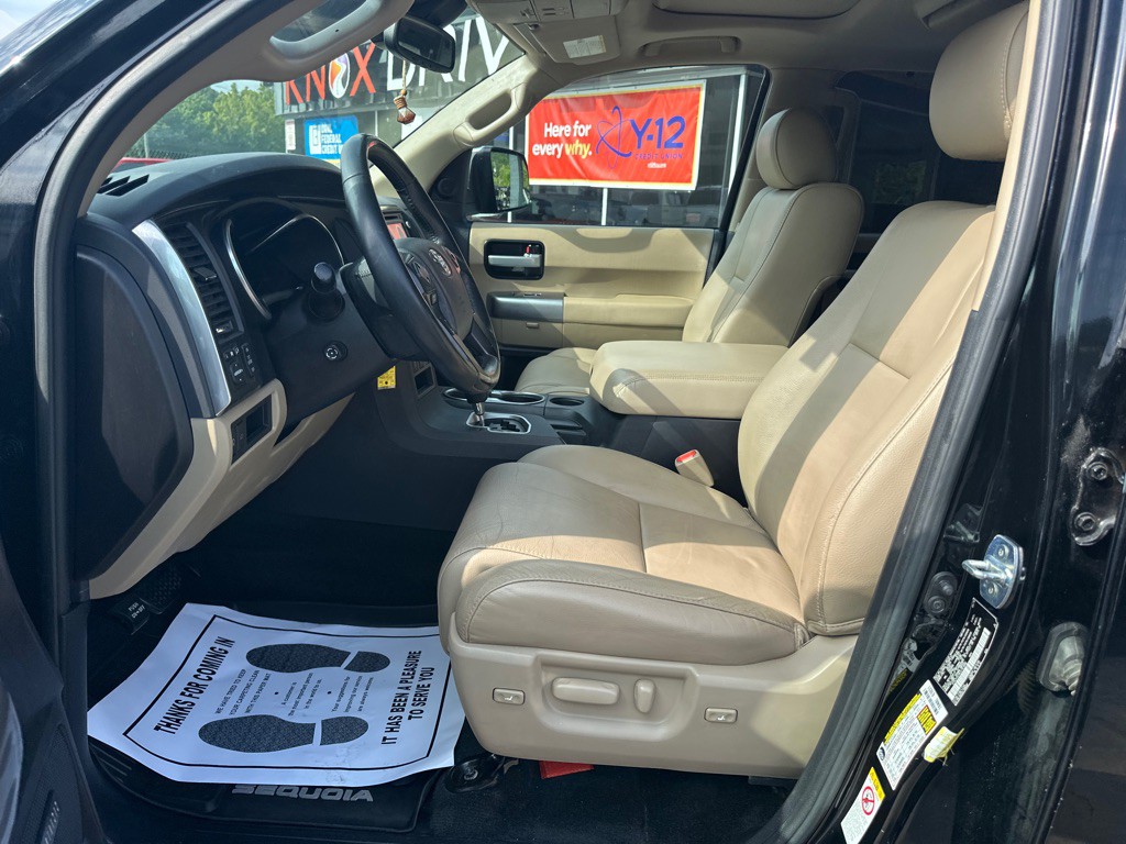 2018 Toyota Sequoia Image 20