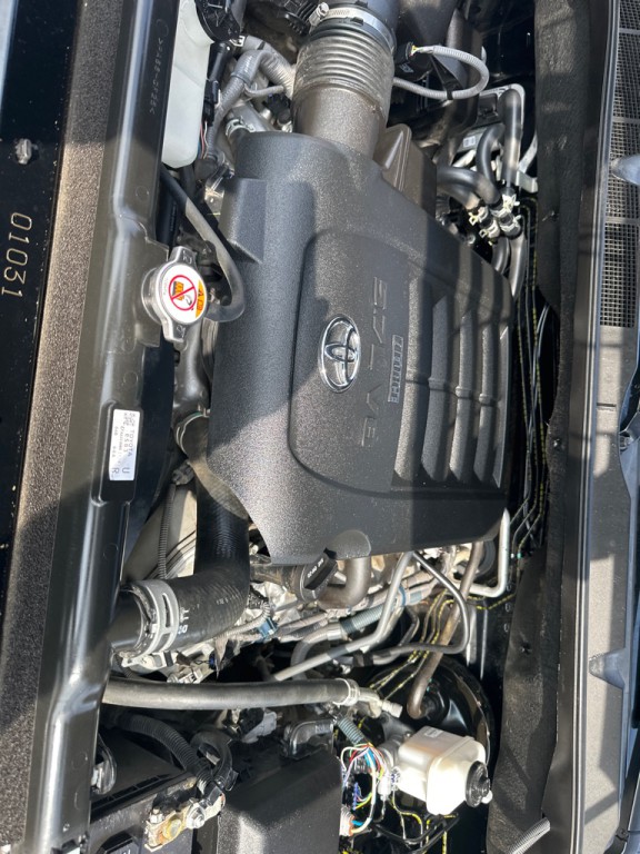 2018 Toyota Sequoia Image 21