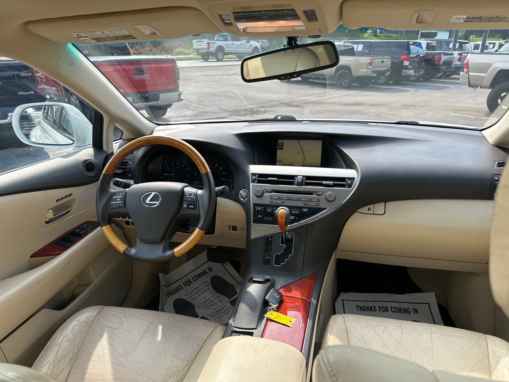 2010 Lexus RX Image 12