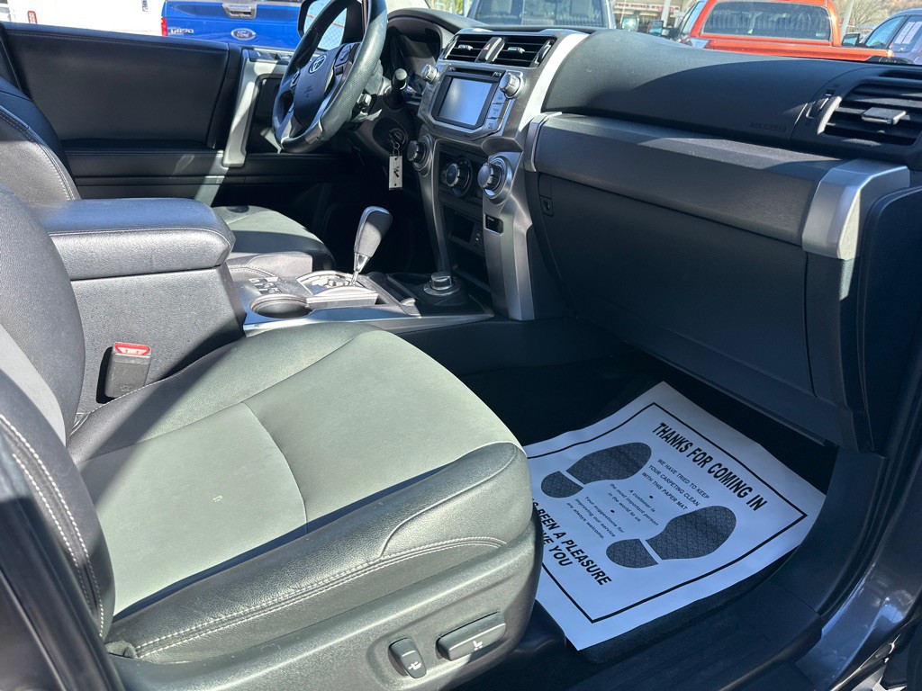 2015 Toyota 4Runner Image 7