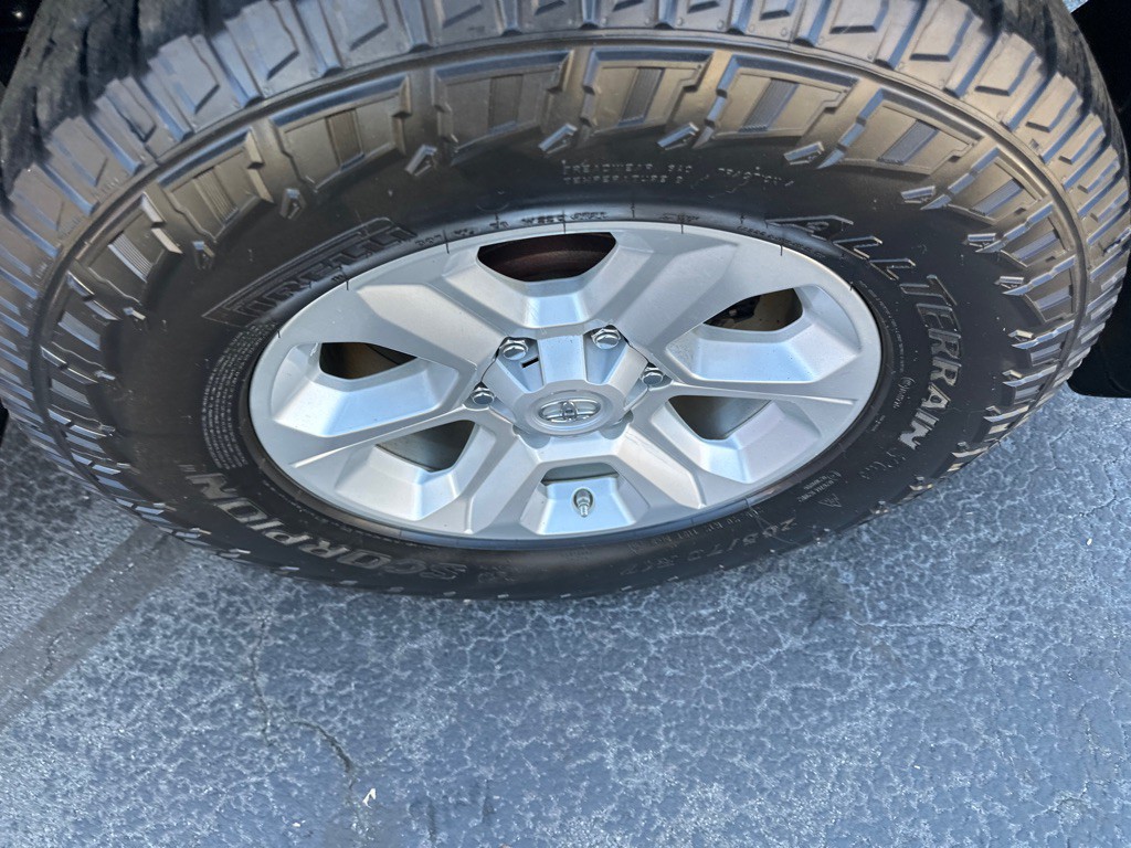 2015 Toyota 4Runner Image 13