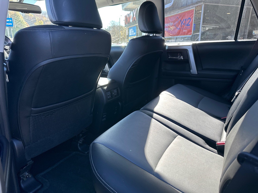 2015 Toyota 4Runner Image 14