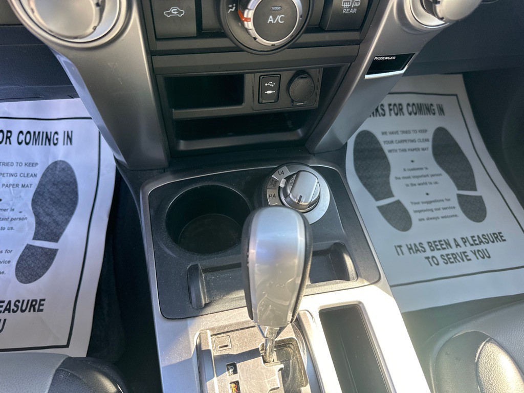 2015 Toyota 4Runner Image 17