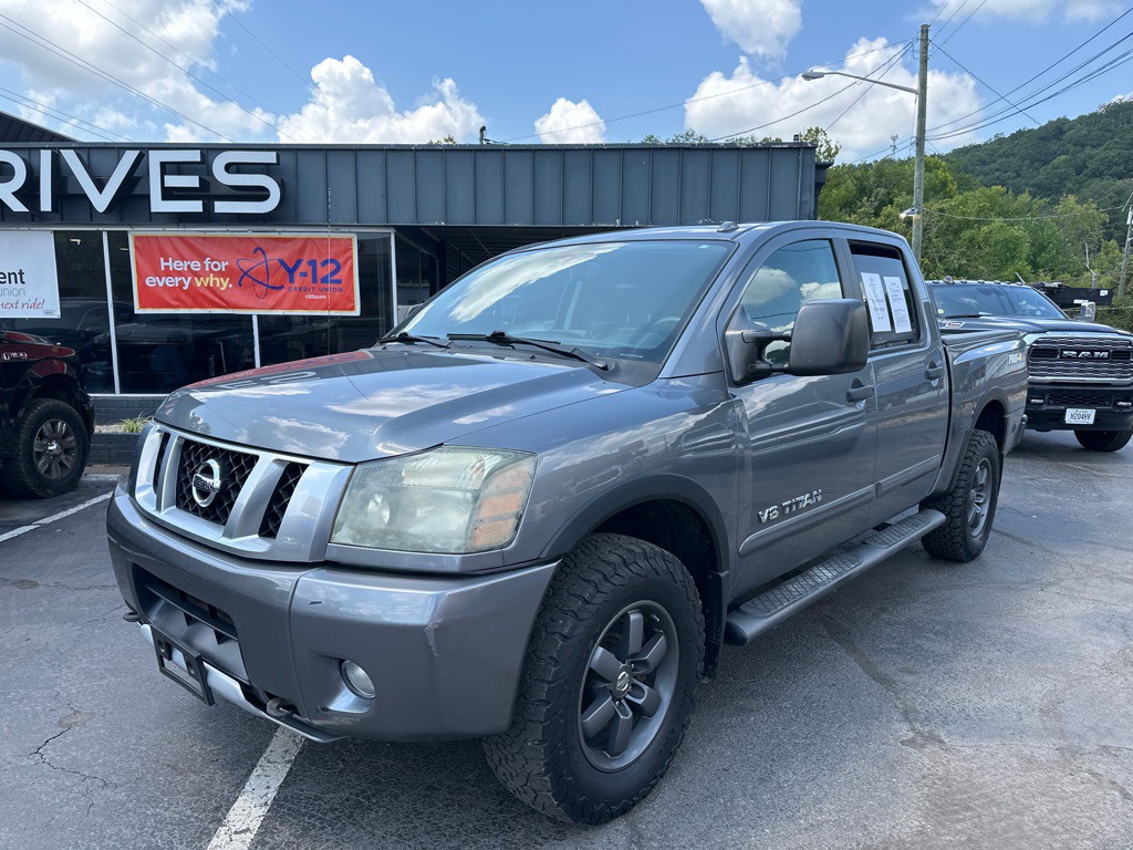 2014 Nissan Titan Image 2