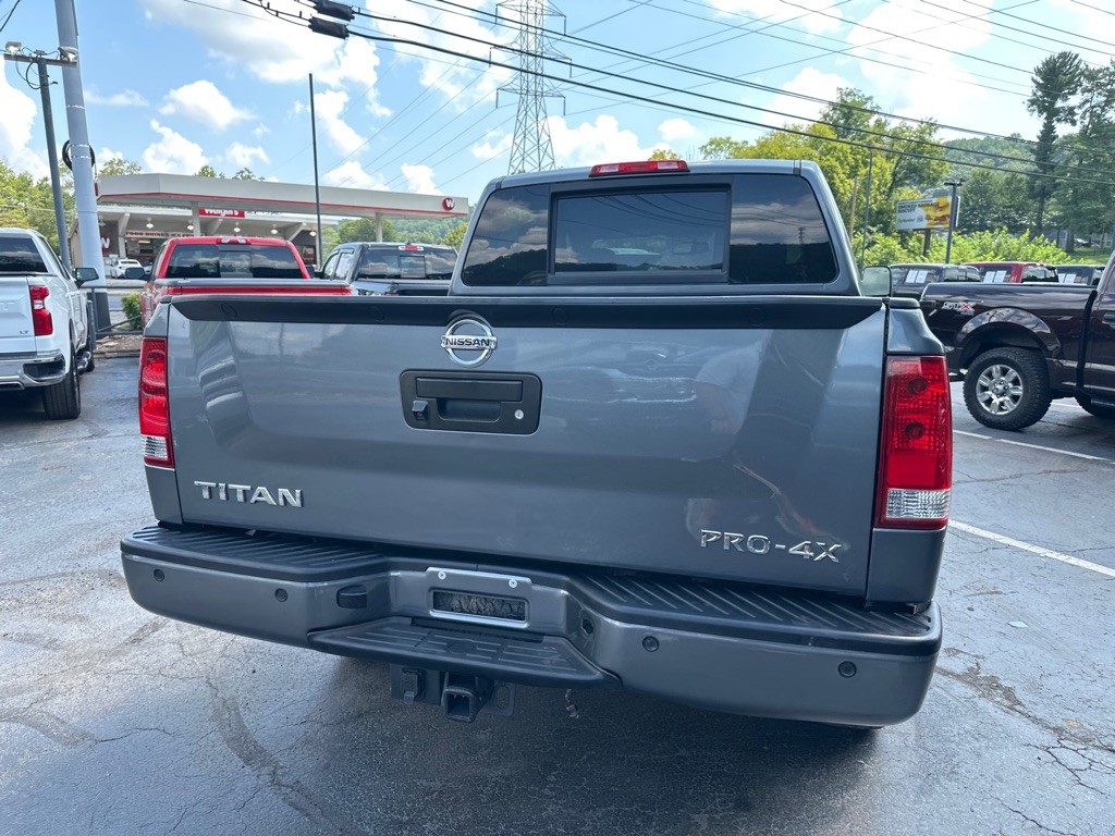 2014 Nissan Titan Image 4