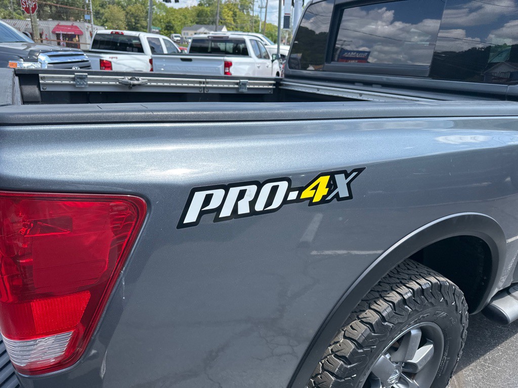 2014 Nissan Titan Image 14