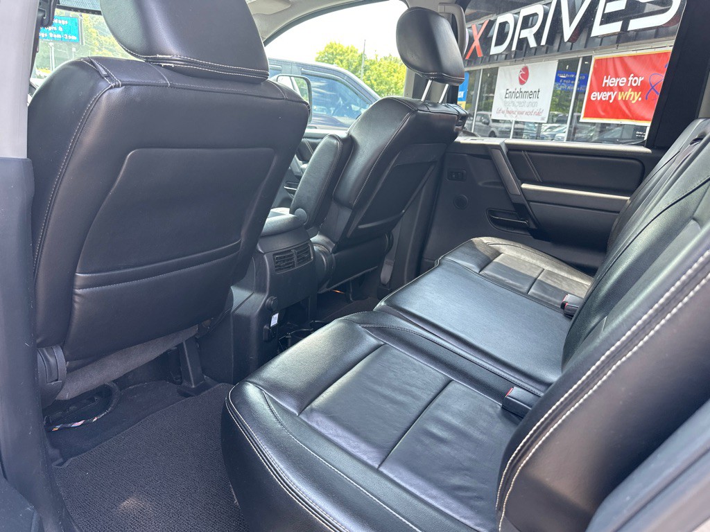 2014 Nissan Titan Image 16