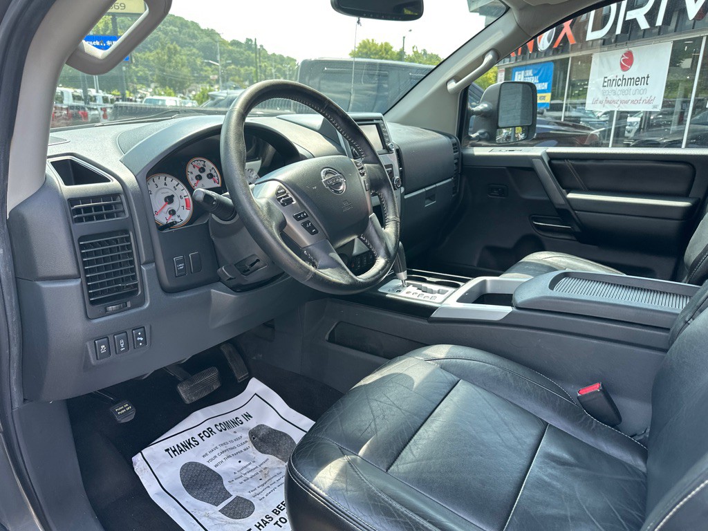 2014 Nissan Titan Image 17