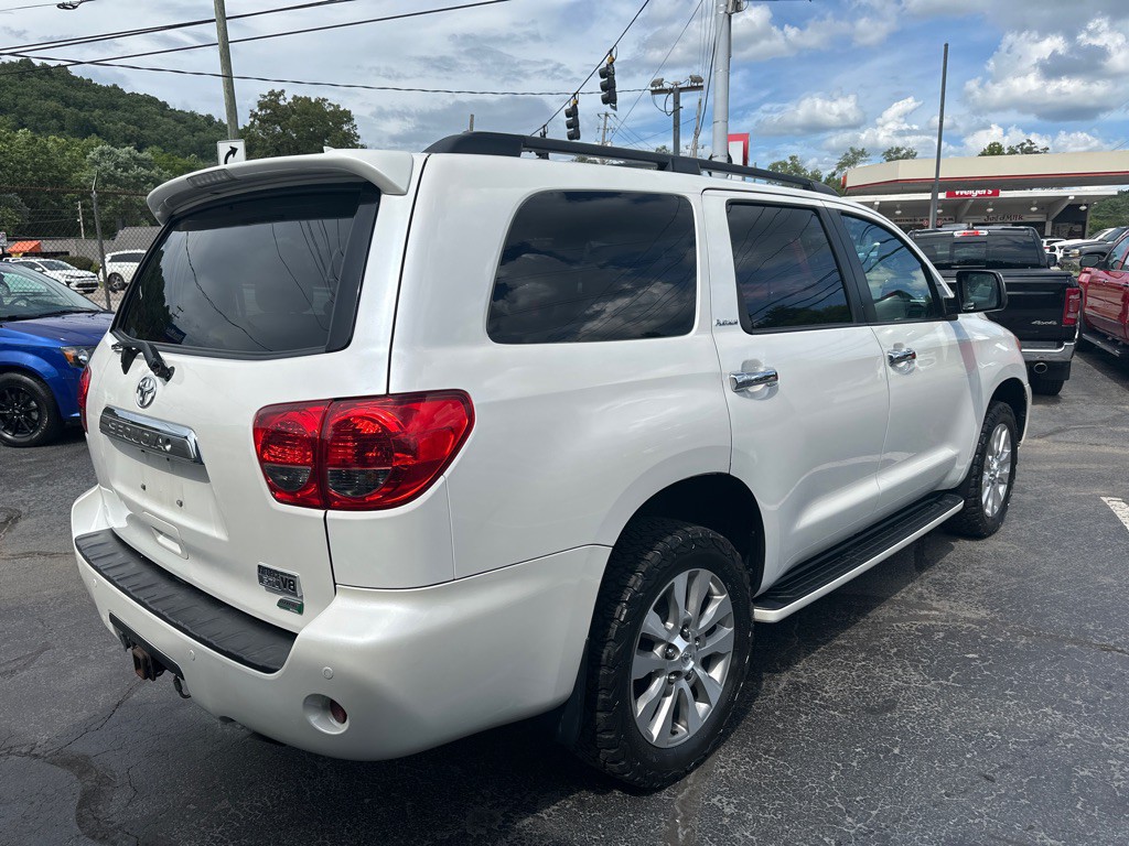 2015 Toyota Sequoia Image 3