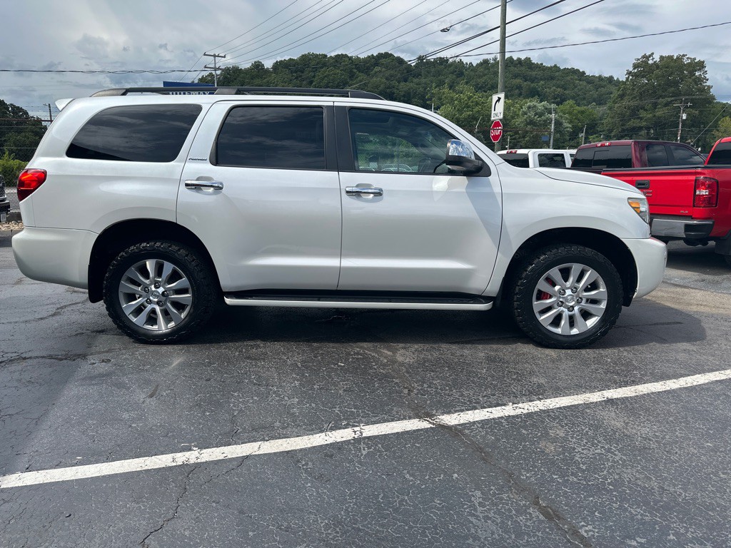 2015 Toyota Sequoia Image 4