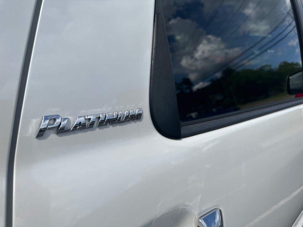 2015 Toyota Sequoia Image 13