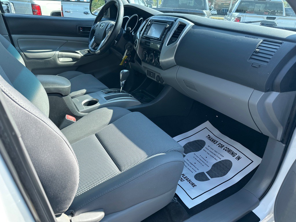 2015 Toyota Tacoma Image 7