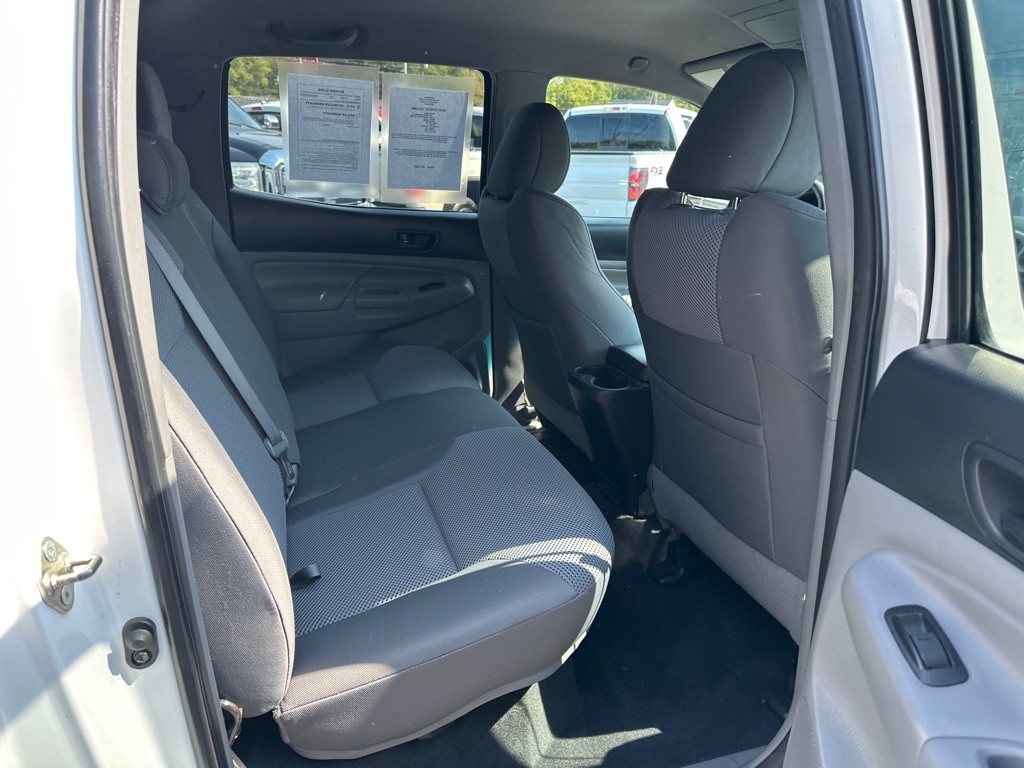 2015 Toyota Tacoma Image 10