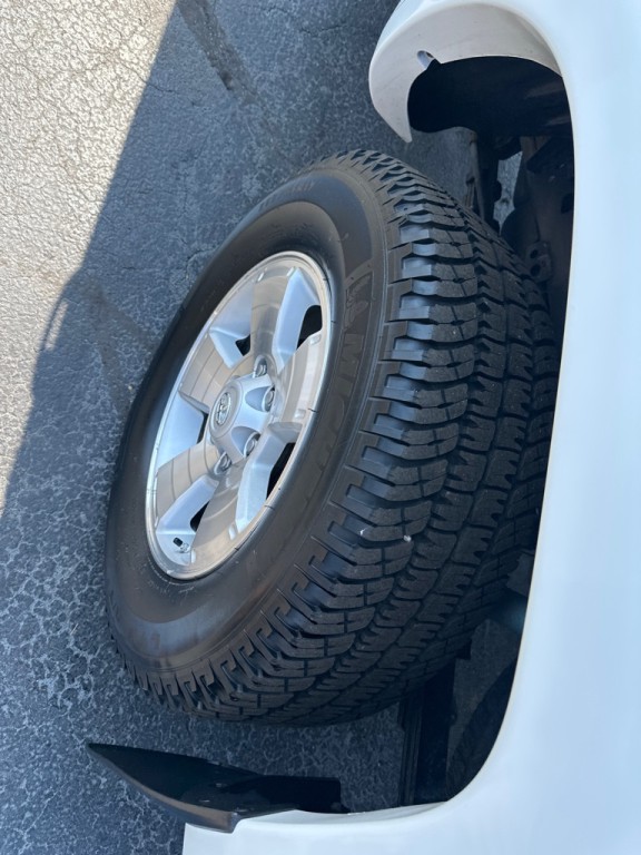 2015 Toyota Tacoma Image 13