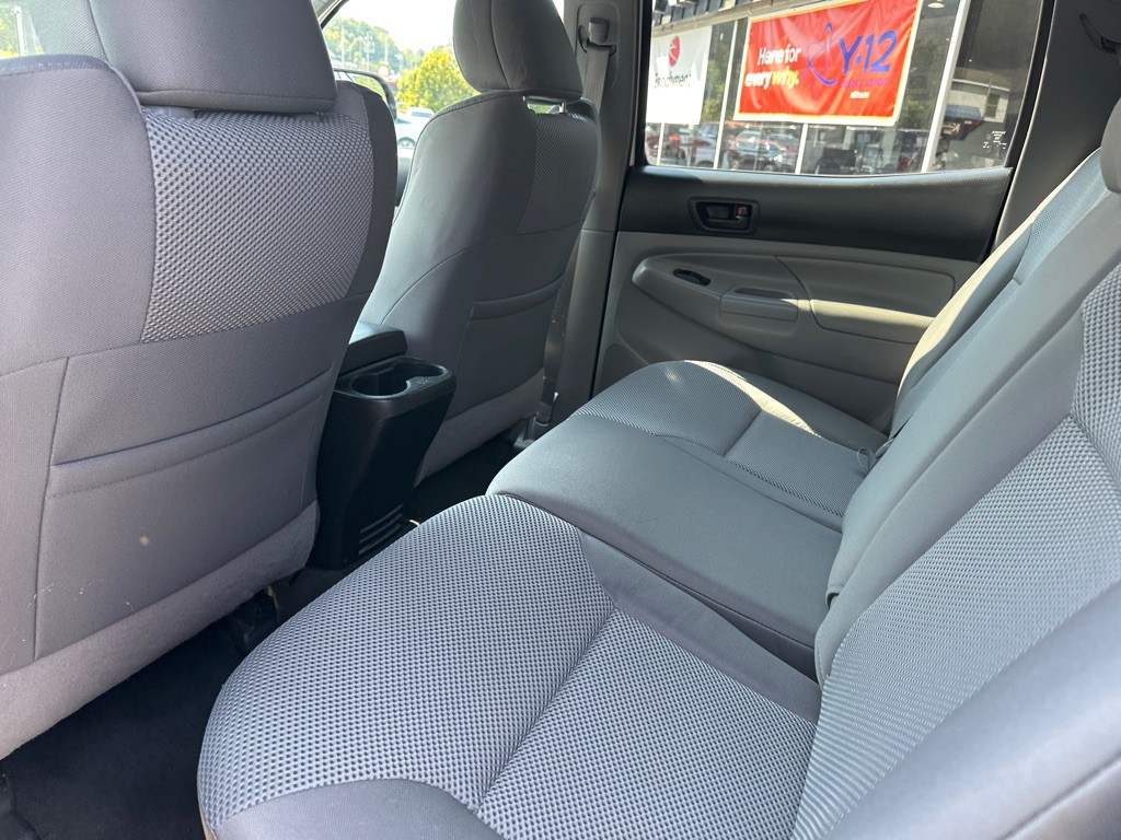 2015 Toyota Tacoma Image 14