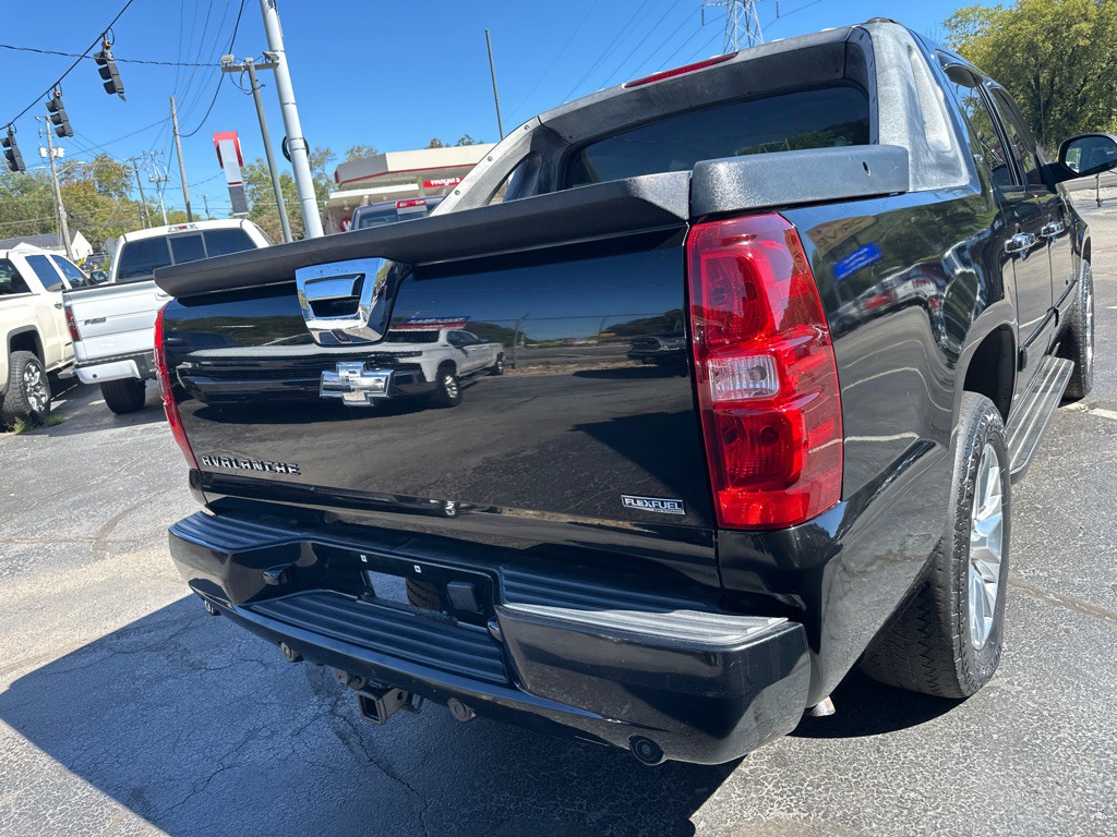 2007 Chevrolet Avalanche Image 3